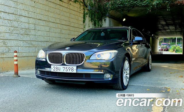 BMW 7 Series (F01) 740Li