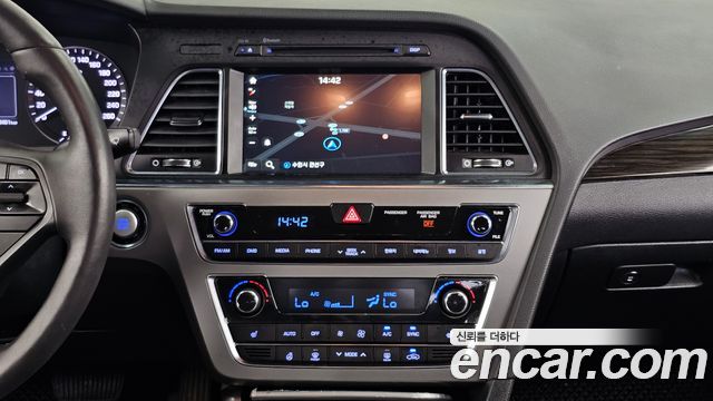 Hyundai Sonata (LF) 2.0 Smart 2017 — фото 14