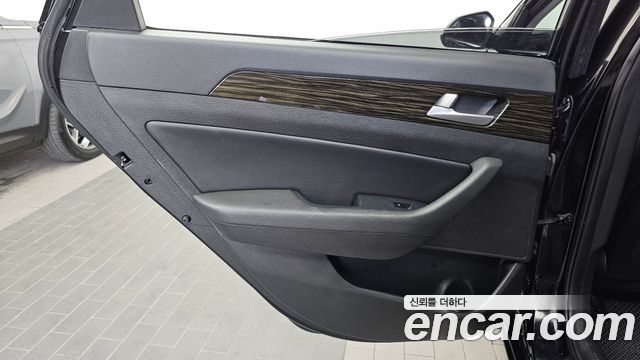 Hyundai Sonata (LF) 2.0 Smart 2017 — фото 25