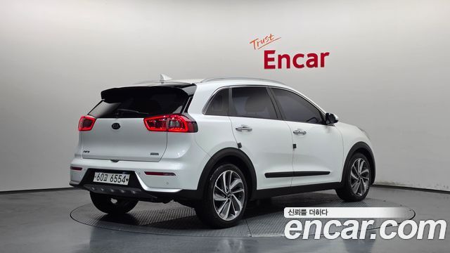 Kia Niro Prestige 2018 — фото 2