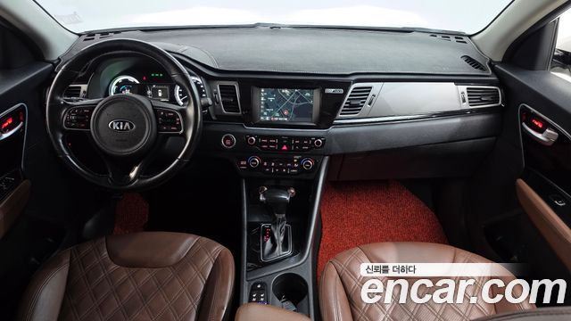 Kia Niro Prestige 2018 — фото 7