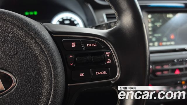 Kia Niro Prestige 2018 — фото 16