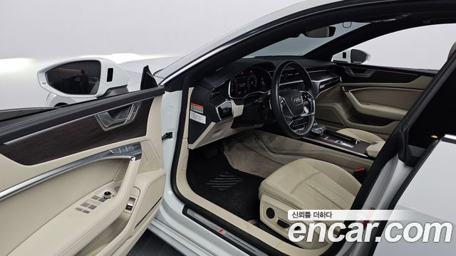 Audi A7 (4K) 45 TDI Quattro Premium 2022 — фото 11
