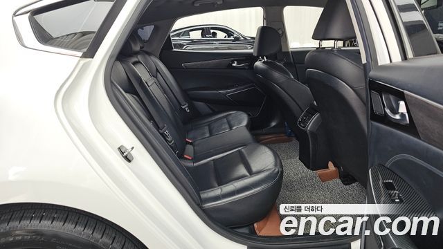 Kia K7 Premier 3.0 LPI Taxi Trendy 2020 — фото 12