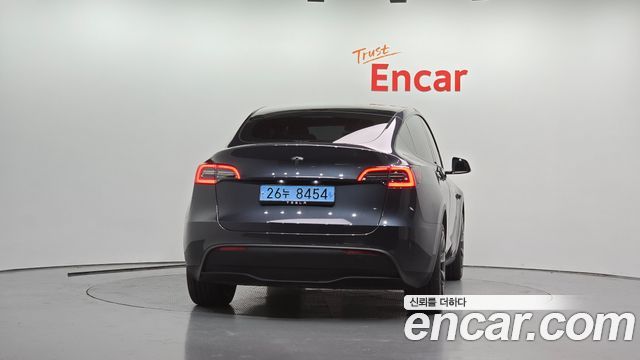 Tesla Model Y RWD 2025 — фото 4
