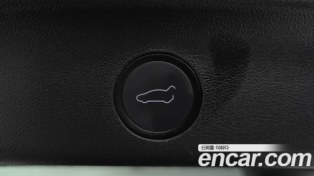 Tesla Model Y RWD 2025 — фото 18