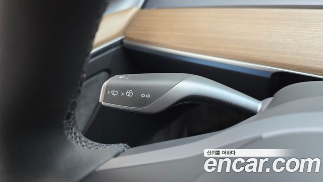 Tesla Model Y RWD 2025 — фото 19