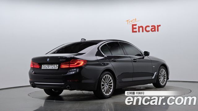 BMW 5 Series (G30) 520i Luxury 2020 — фото 2