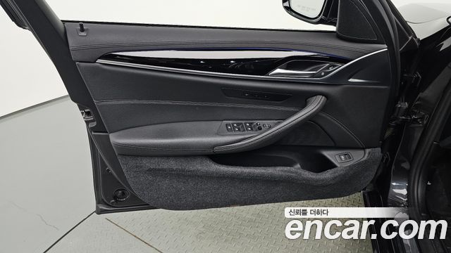 BMW 5 Series (G30) 520i Luxury 2020 — фото 30