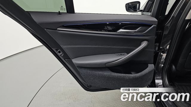 BMW 5 Series (G30) 520i Luxury 2020 — фото 31