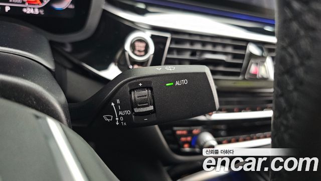 BMW 5 Series (G30) 520i Luxury 2020 — фото 35