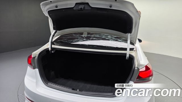 Hyundai Avante (AD) 1.6 GDI Value Plus 2018 — фото 30