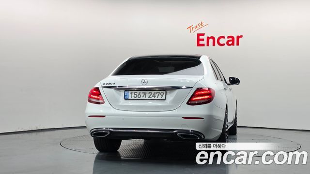 Mercedes-Benz E-Class (W213) E220d Avantgarde 2018 — фото 4