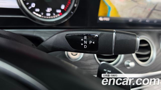 Mercedes-Benz E-Class (W213) E220d Avantgarde 2018 — фото 9