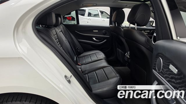 Mercedes-Benz E-Class (W213) E220d Avantgarde 2018 — фото 11