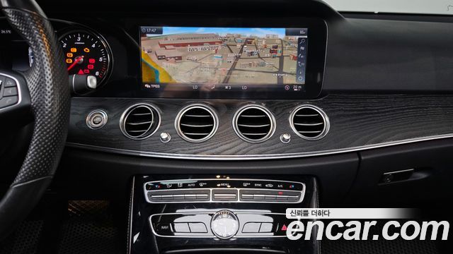 Mercedes-Benz E-Class (W213) E220d Avantgarde 2018 — фото 13