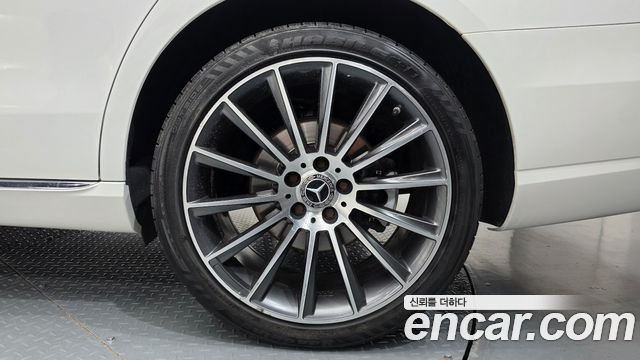 Mercedes-Benz E-Class (W213) E220d Avantgarde 2018 — фото 21