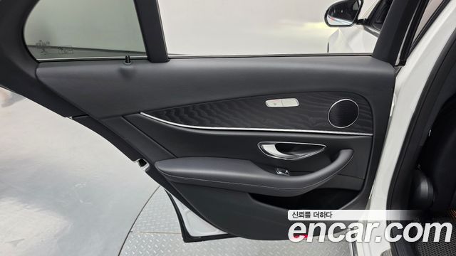 Mercedes-Benz E-Class (W213) E220d Avantgarde 2018 — фото 25