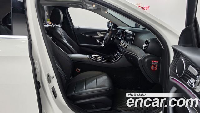 Mercedes-Benz E-Class (W213) E220d Avantgarde 2018 — фото 26