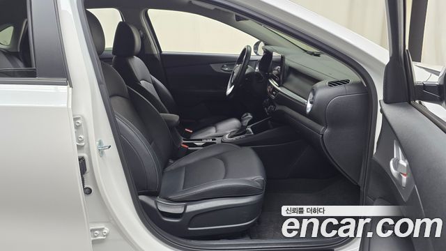Kia K3 (II) 1.6 Prestige 2022 — фото 26