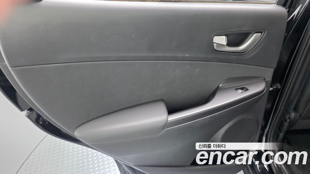 Hyundai Kona 1.6 Turbo 2WD Modern pop 2018 — фото 25