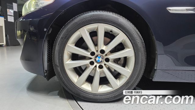 BMW 5 Series (F10) 528i 2011 — фото 5