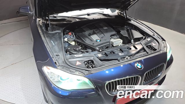 BMW 5 Series (F10) 528i 2011 — фото 6