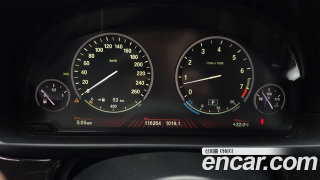 BMW 5 Series (F10) 528i 2011 — фото 8
