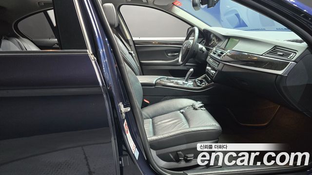 BMW 5 Series (F10) 528i 2011 — фото 11