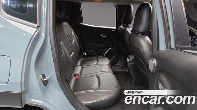 Jeep Renegade 2.0 Diesel Limited AWD 2018 — фото 12