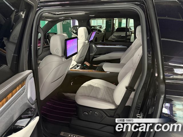 Cadillac Escalade (V) 6.2 ESV ESV Sports Platinum 2025 — фото 15