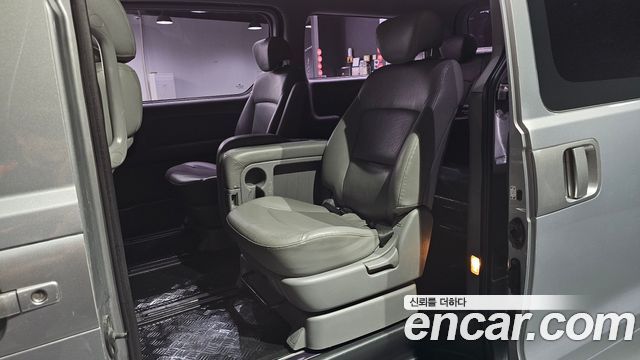 Hyundai Grand Starex 11-Seater Wagon CVX Luxury 2013 — фото 12