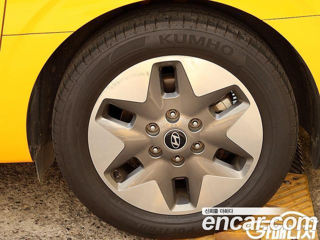 Hyundai Staria L3.5  Kinder Safety Car 15-Seater 2023 — фото 5