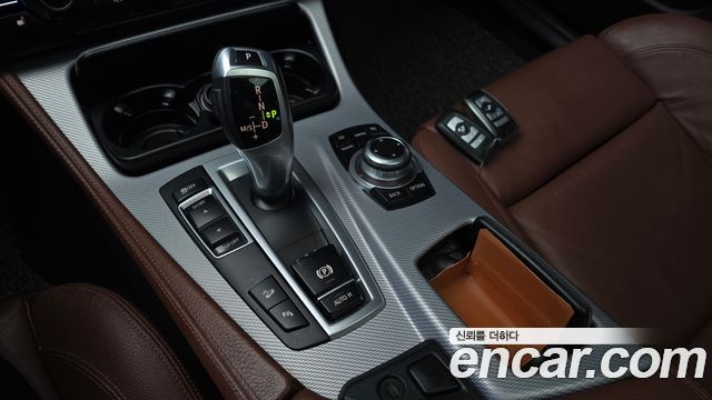 BMW 5 Series (F10) 525d xDrive M Sport Touring 2012 — фото 9