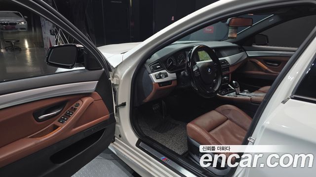 BMW 5 Series (F10) 525d xDrive M Sport Touring 2012 — фото 10