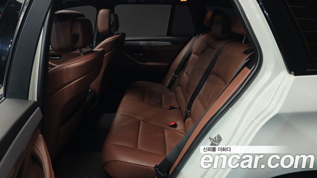 BMW 5 Series (F10) 525d xDrive M Sport Touring 2012 — фото 12