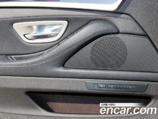 BMW 5 Series (F10) 520d xDrive M Aero Dynamic 2016 — фото 16