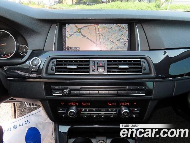 BMW 5 Series (F10) 520d xDrive M Aero Dynamic 2016 — фото 19