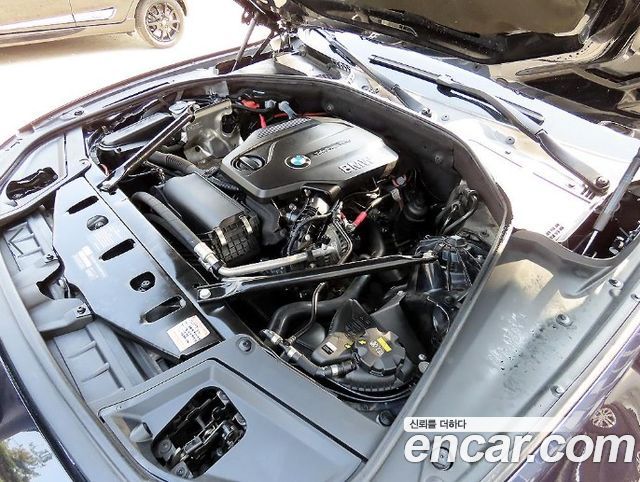BMW 5 Series (F10) 520d xDrive M Aero Dynamic 2016 — фото 23