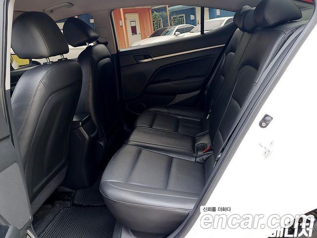 Hyundai Avante (AD) 1.6 GDI Value Plus 2017 — фото 15