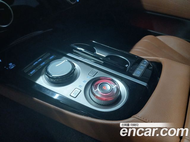 Genesis G80 (RG3) Gasoline 2.5 Turbo AWD 2024 — фото 9