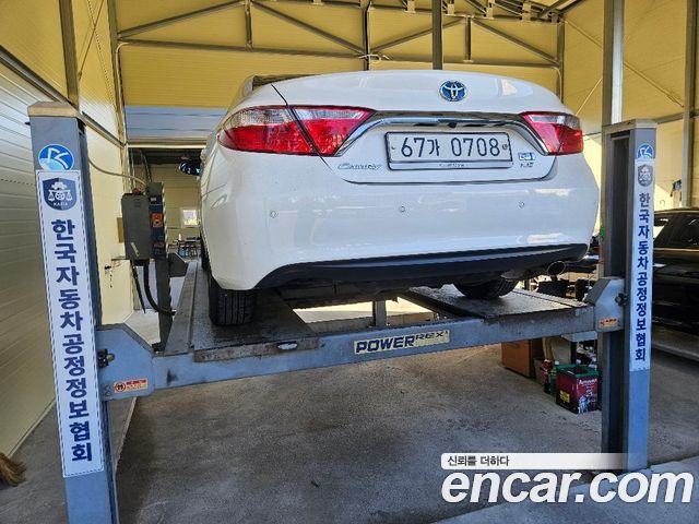 Toyota Camry Hybrid LE 2016 — фото 2
