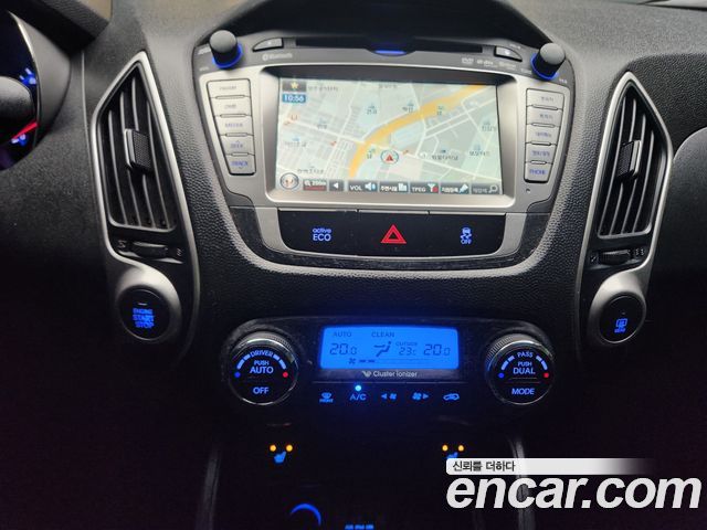 Hyundai Tucson ix Diesel 2WD LX20 Luxury 2013 — фото 17