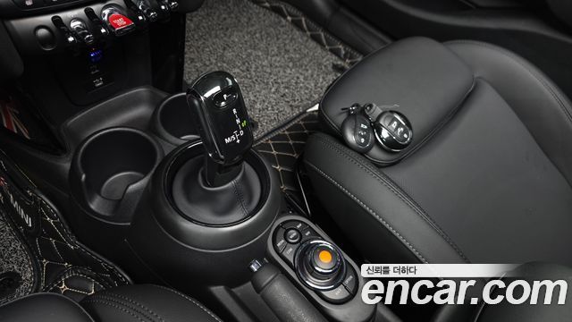 MINI Cooper S 5Door Standard 3rd 2021 — фото 9