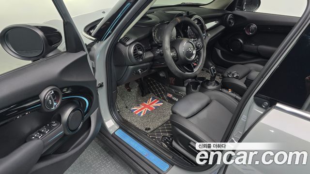 MINI Cooper S 5Door Standard 3rd 2021 — фото 10