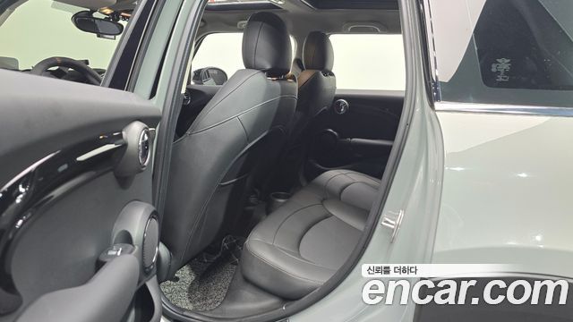 MINI Cooper S 5Door Standard 3rd 2021 — фото 15