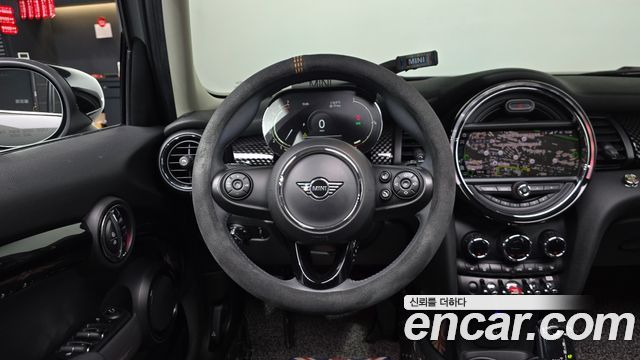 MINI Cooper S 5Door Standard 3rd 2021 — фото 16