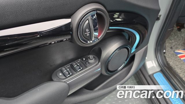 MINI Cooper S 5Door Standard 3rd 2021 — фото 19