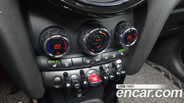 MINI Cooper S 5Door Standard 3rd 2021 — фото 21