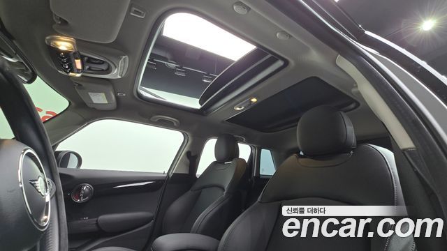 MINI Cooper S 5Door Standard 3rd 2021 — фото 24